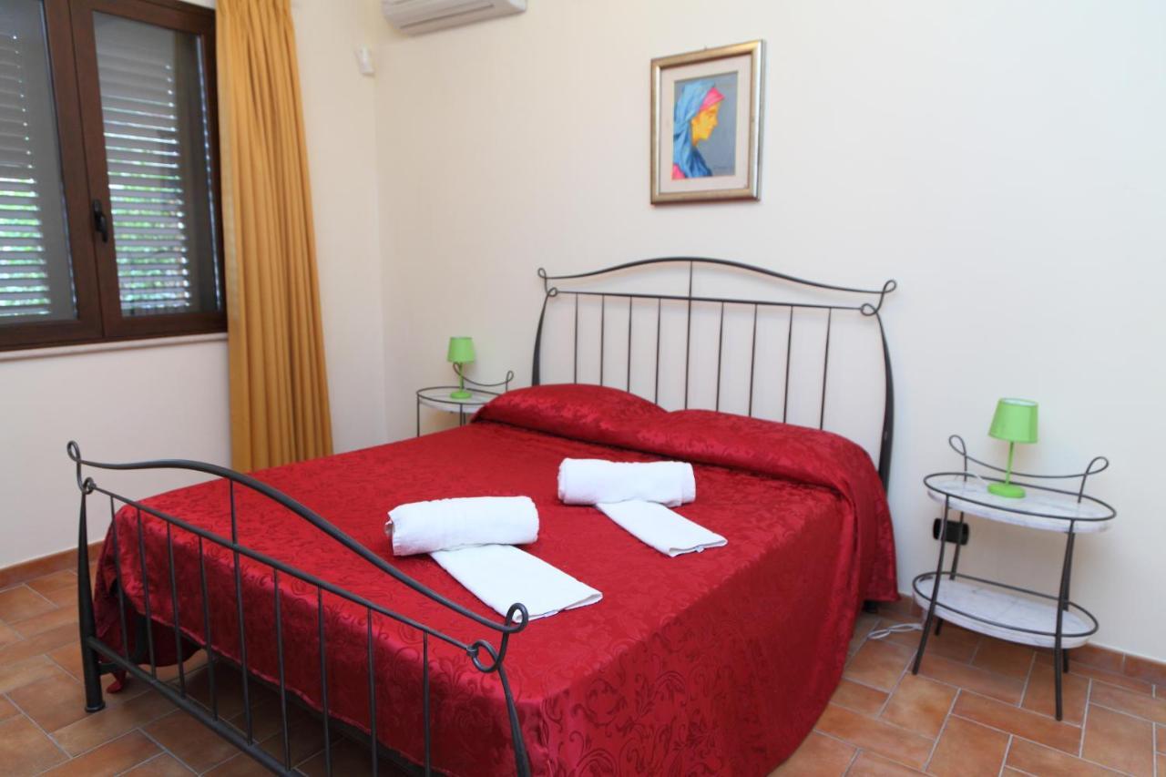 Sikelios Apartments Cefalu Bagian luar foto