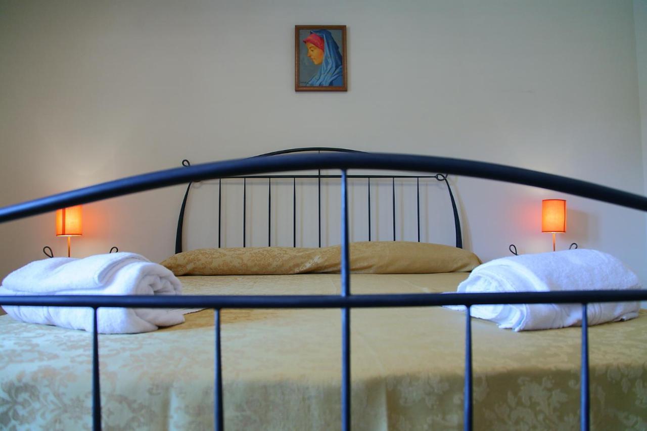 Sikelios Apartments Cefalu Bagian luar foto