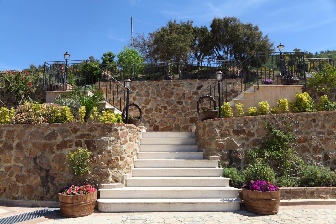 Sikelios Apartments Cefalu Bagian luar foto