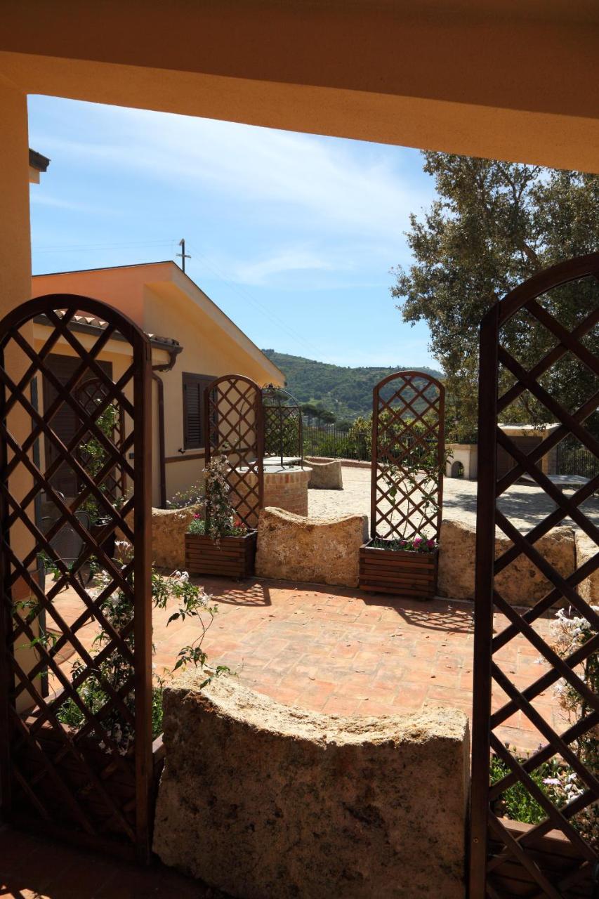 Sikelios Apartments Cefalu Bagian luar foto