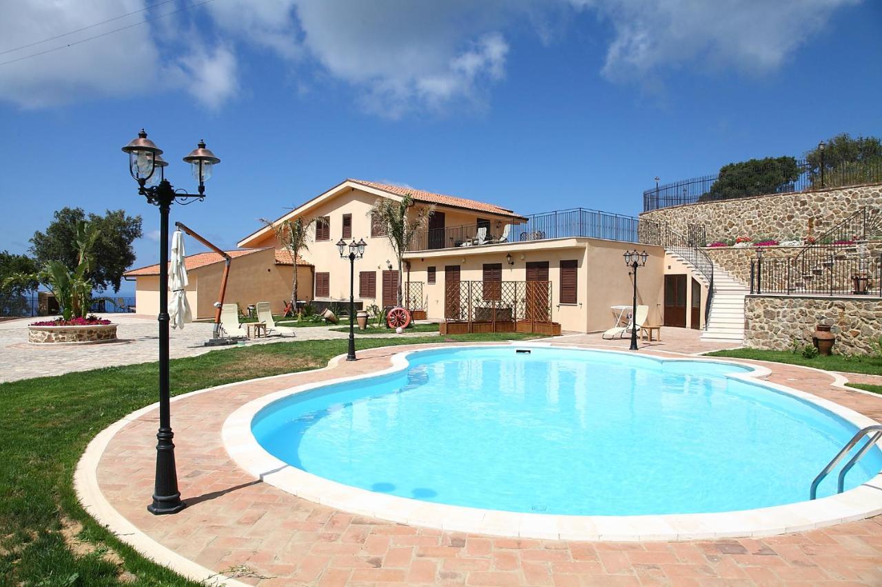 Sikelios Apartments Cefalu Bagian luar foto