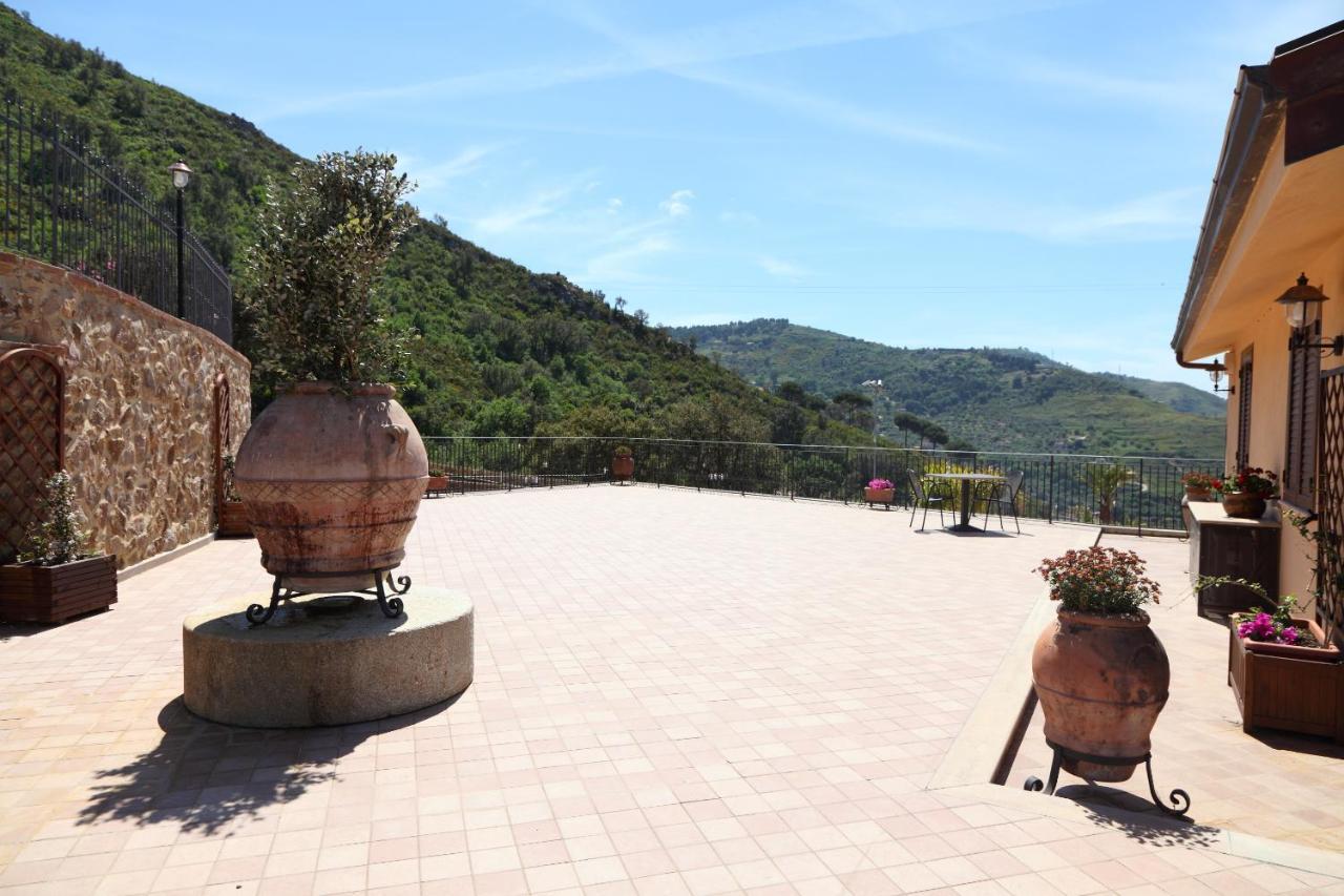 Sikelios Apartments Cefalu Bagian luar foto