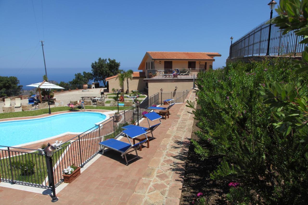 Sikelios Apartments Cefalu Bagian luar foto
