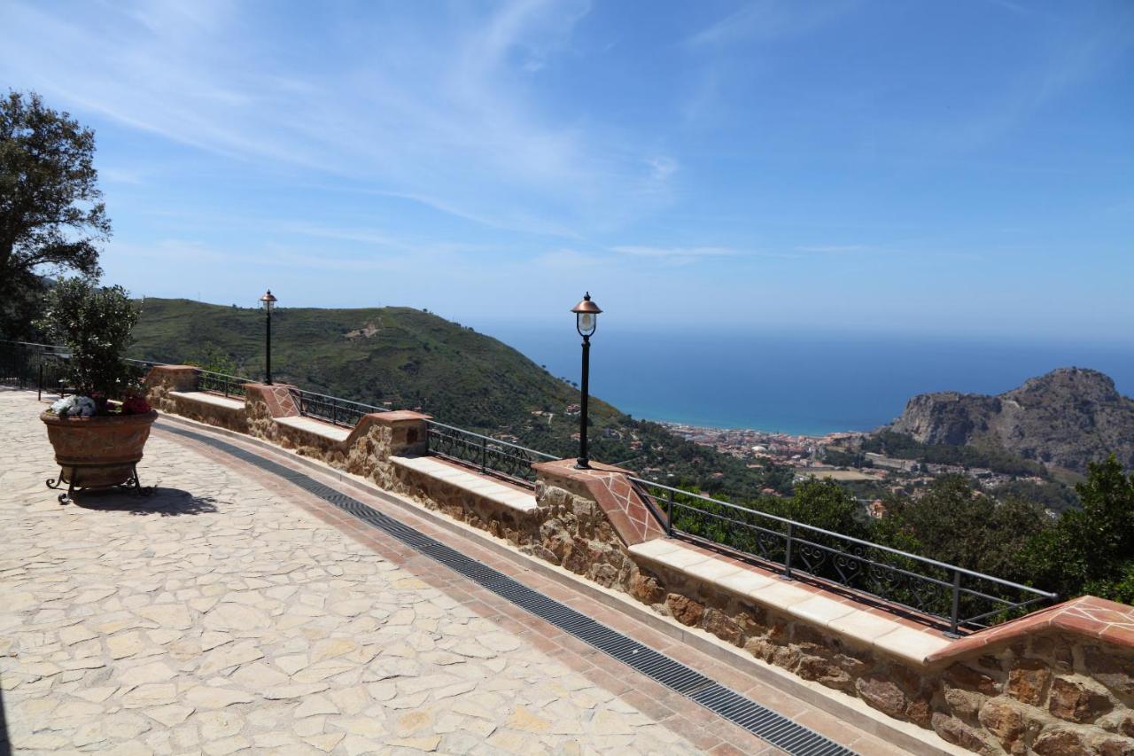 Sikelios Apartments Cefalu Bagian luar foto