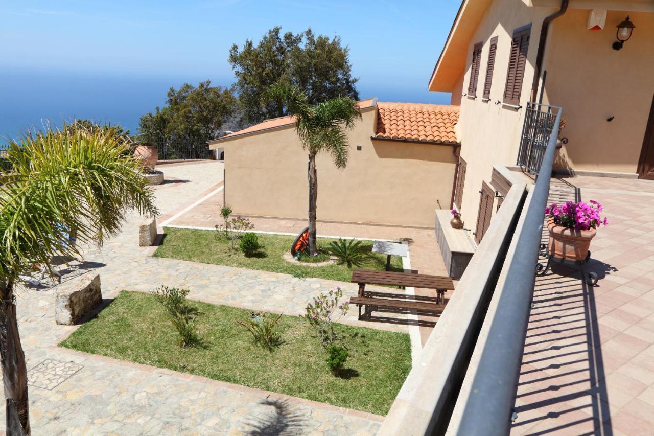Sikelios Apartments Cefalu Bagian luar foto