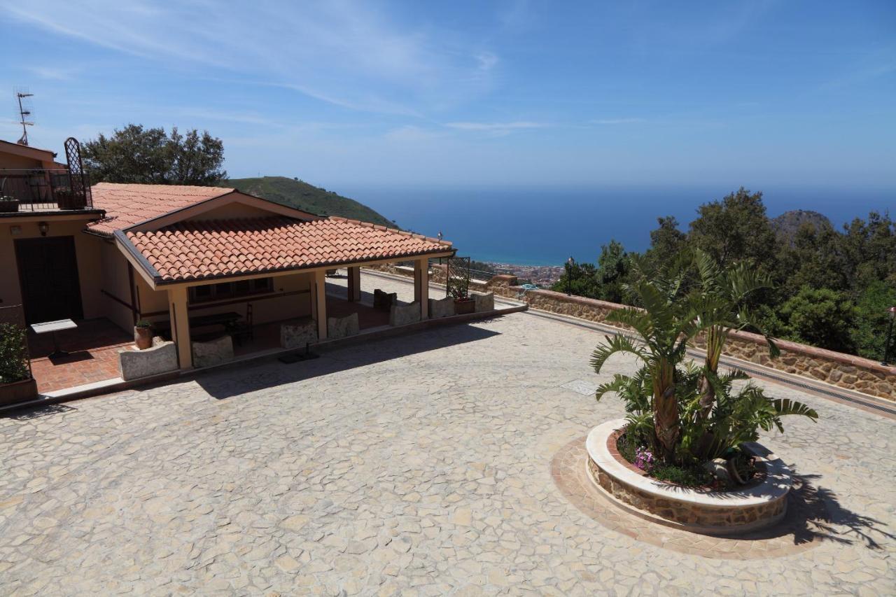 Sikelios Apartments Cefalu Bagian luar foto