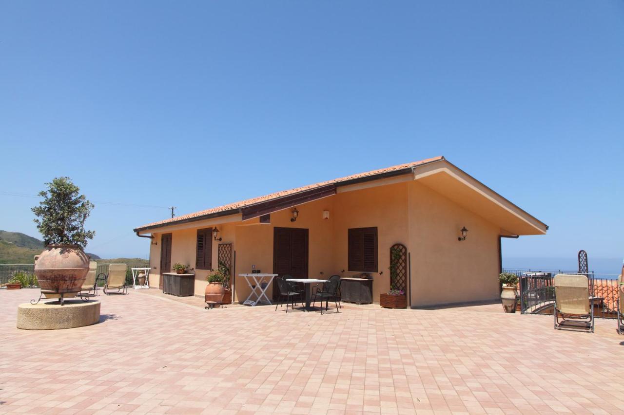 Sikelios Apartments Cefalu Bagian luar foto