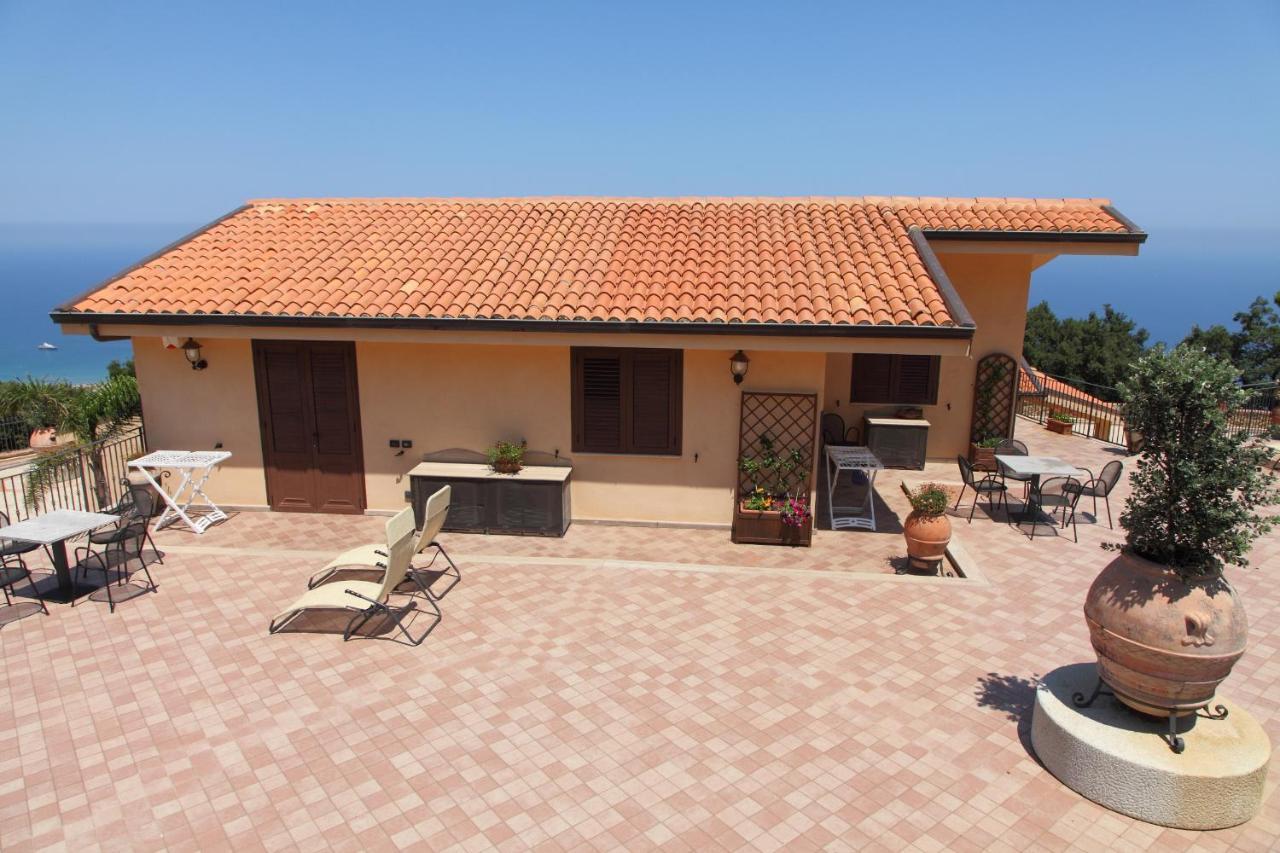 Sikelios Apartments Cefalu Bagian luar foto