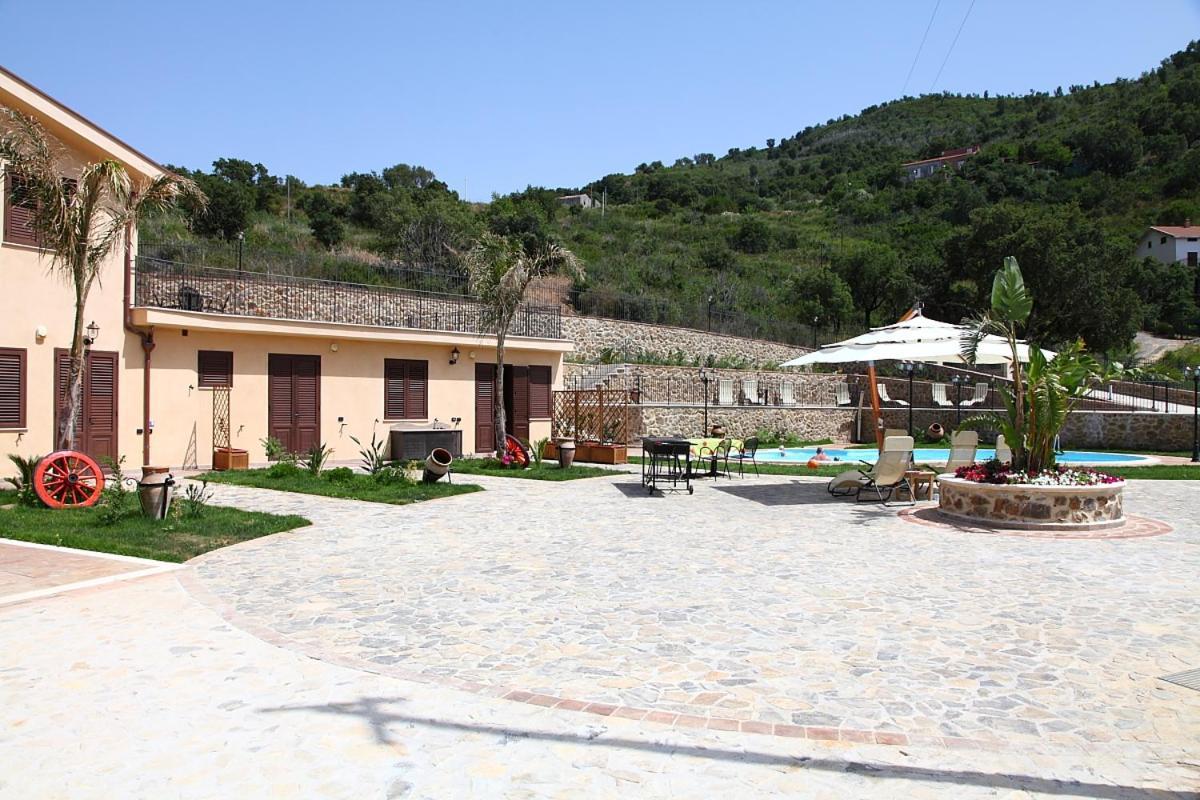 Sikelios Apartments Cefalu Bagian luar foto