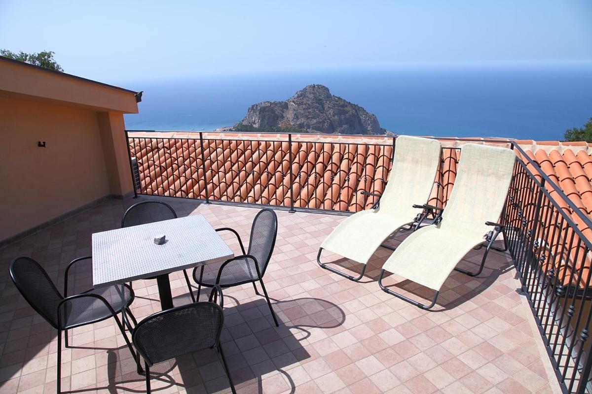 Sikelios Apartments Cefalu Bagian luar foto