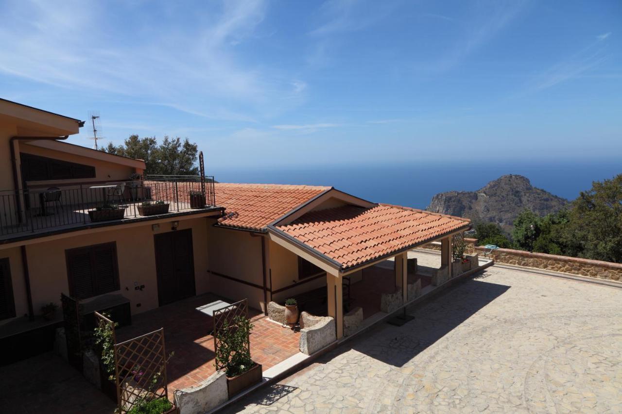 Sikelios Apartments Cefalu Bagian luar foto